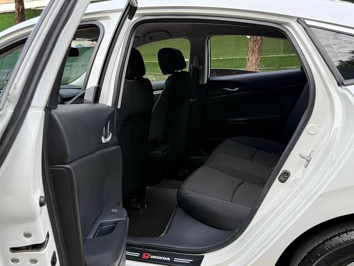 Фото 13 - Honda Civic