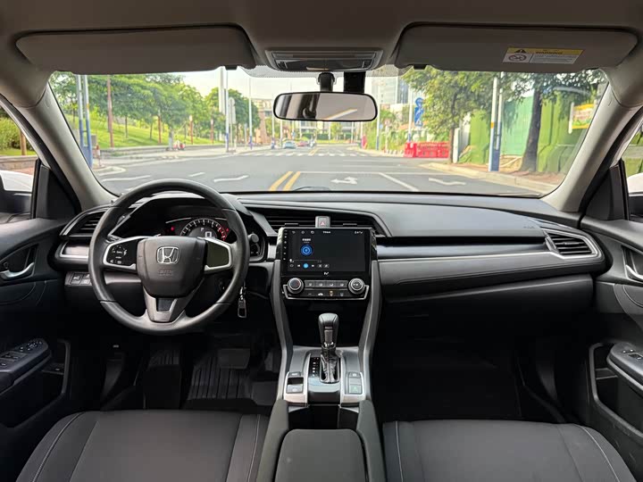 Фото 17 - Honda Civic