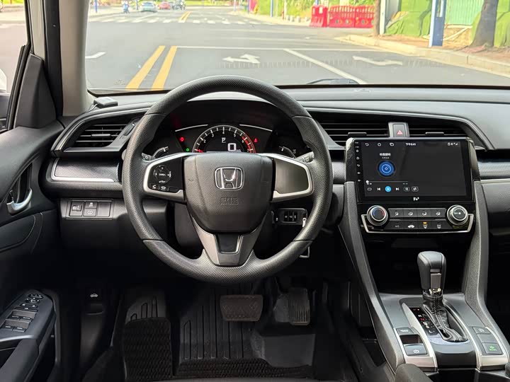 Фото 18 - Honda Civic