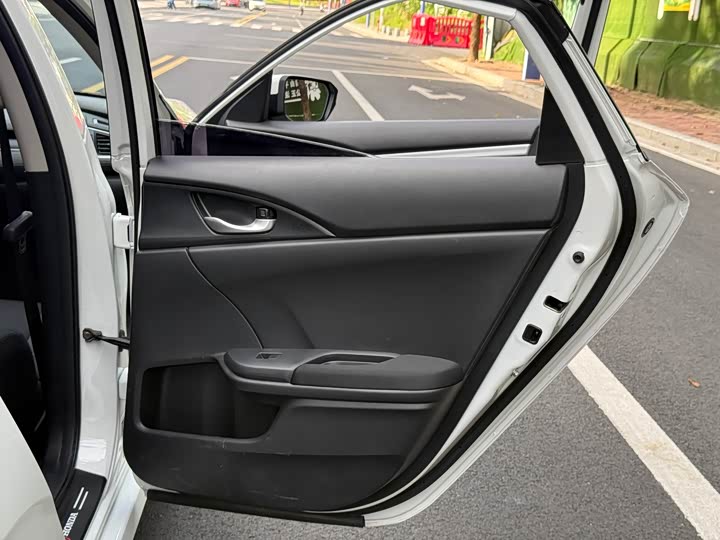 Фото 22 - Honda Civic