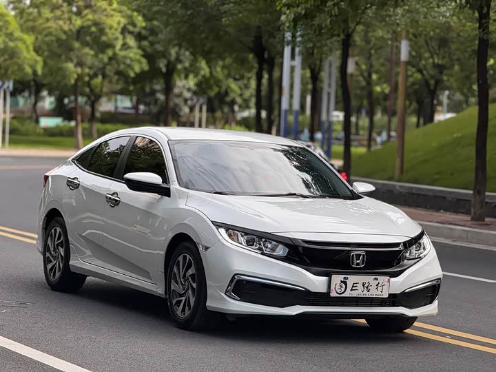 Фото 3 - Honda Civic