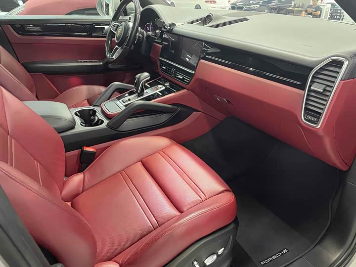 Фото 13 - Porsche Cayenne