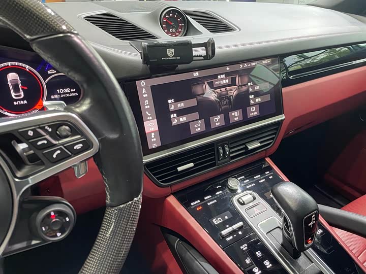 Фото 16 - Porsche Cayenne