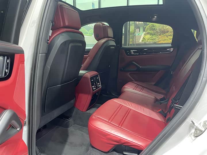 Фото 17 - Porsche Cayenne