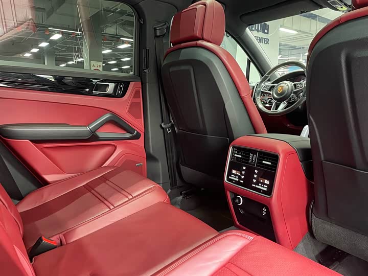 Фото 19 - Porsche Cayenne