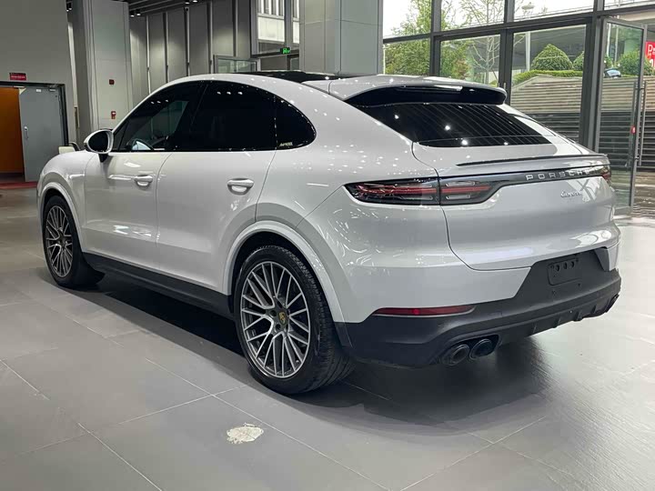 Фото 8 - Porsche Cayenne