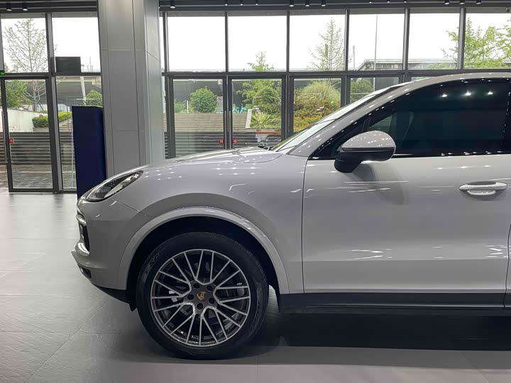 Фото 9 - Porsche Cayenne