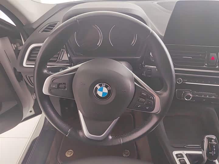 Фото 13 - BMW 1 Series