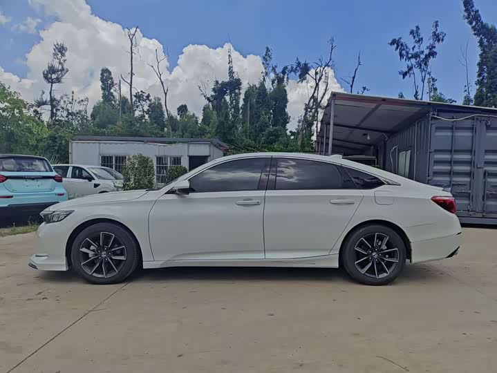 Фото 5 - Honda Inspire