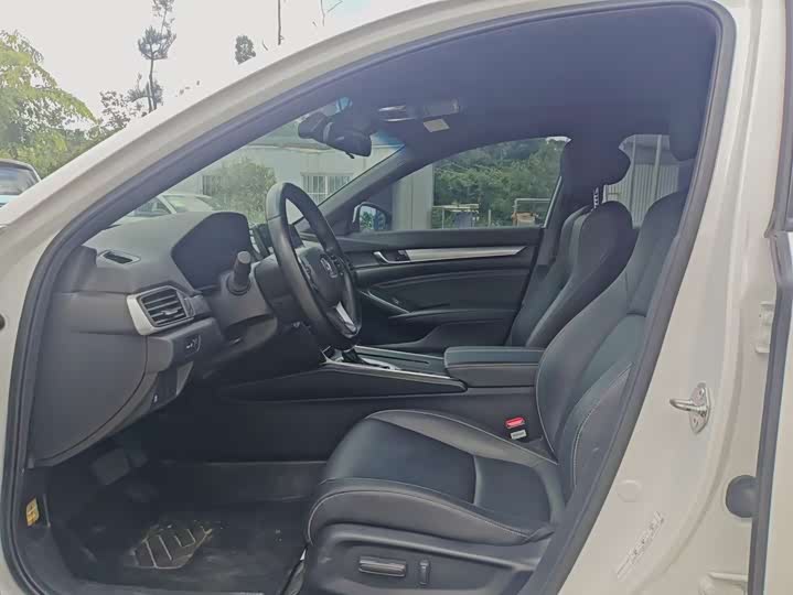 Фото 8 - Honda Inspire