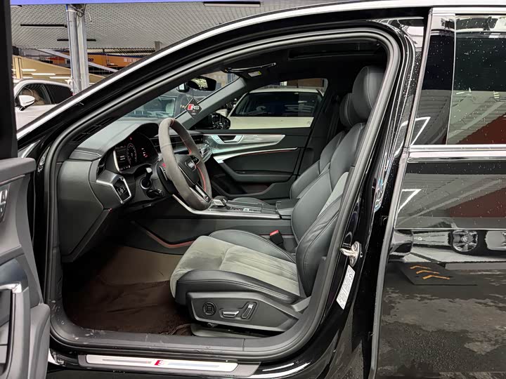 Фото 6 - Audi A6L