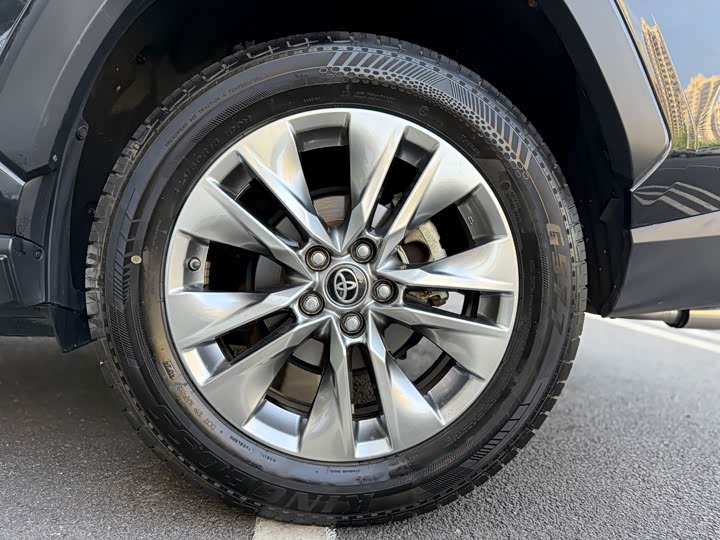 Фото 13 - Toyota Wildlander