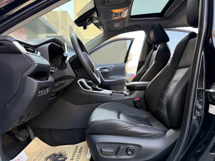 Фото 4 - Toyota Wildlander