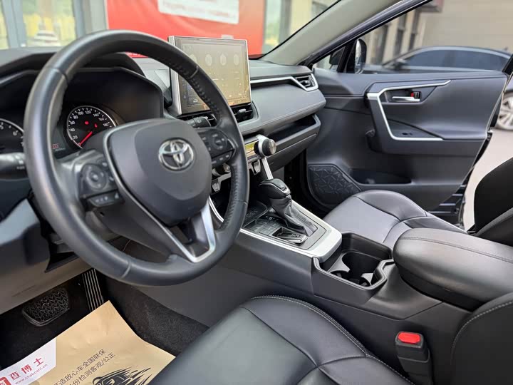 Фото 5 - Toyota Wildlander