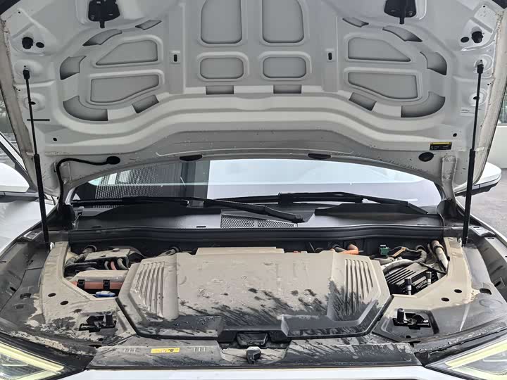 Фото 28 - Audi e-tron