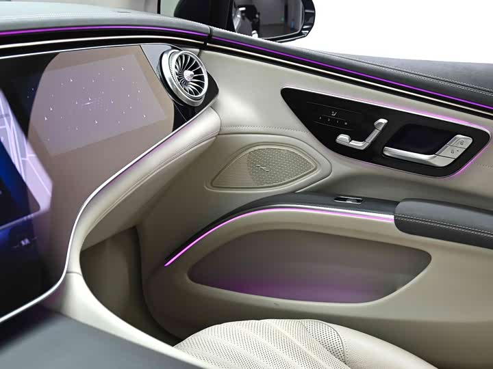 Фото 15 - Mercedes-Benz EQS