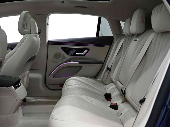 Фото 8 - Mercedes-Benz EQS