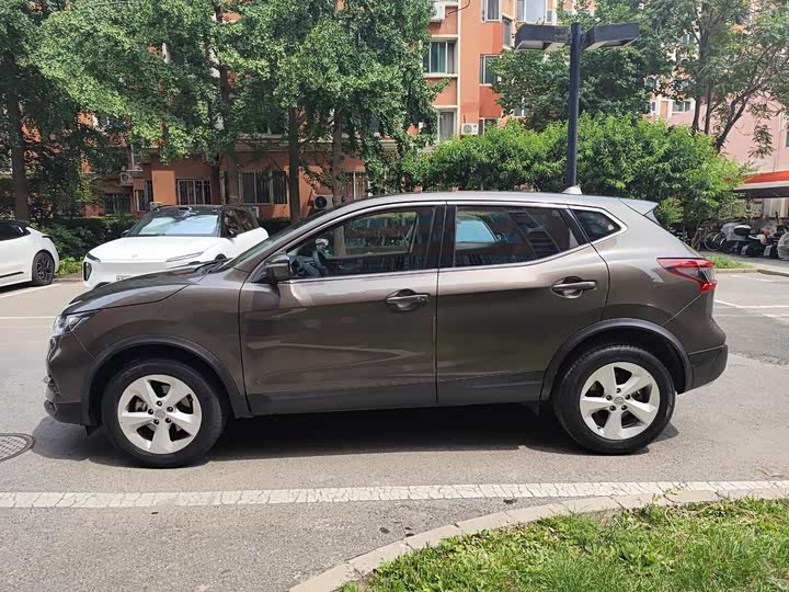 Фото 2 - Nissan Qashqai