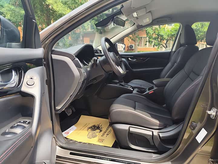 Фото 4 - Nissan Qashqai