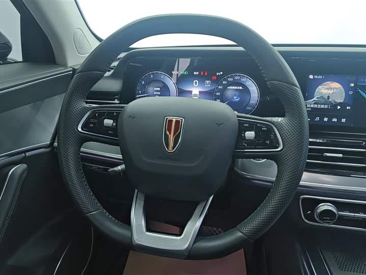 Фото 12 - Hongqi HS5