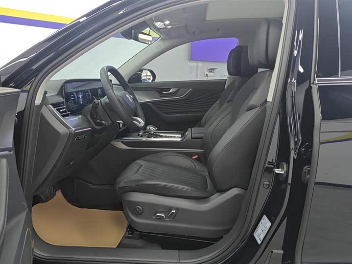 Фото 16 - Hongqi HS5