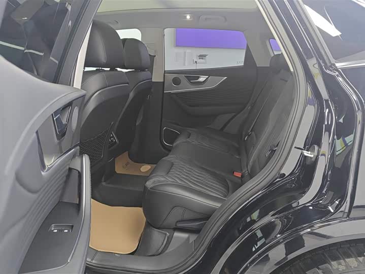 Фото 18 - Hongqi HS5