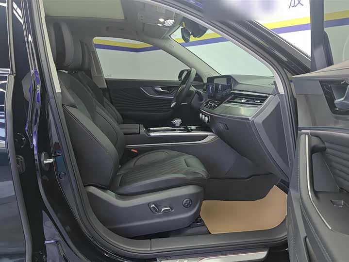 Фото 7 - Hongqi HS5