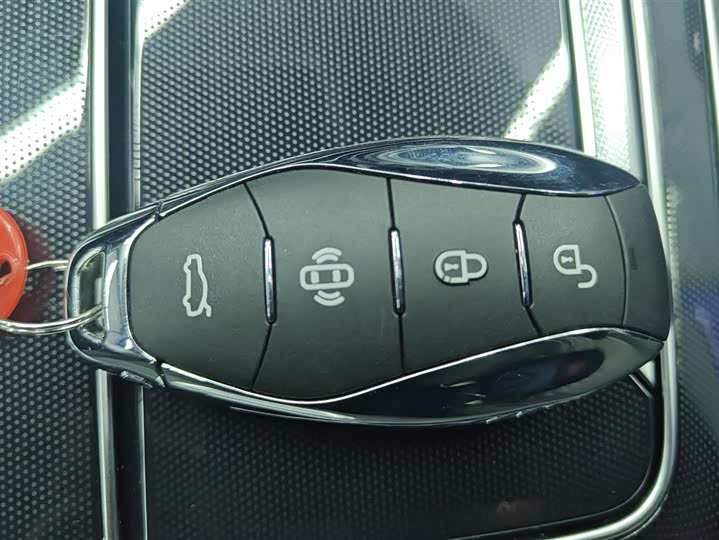 Фото 9 - Hongqi HS5