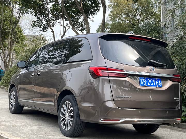 Фото 10 - Buick GL8 ES