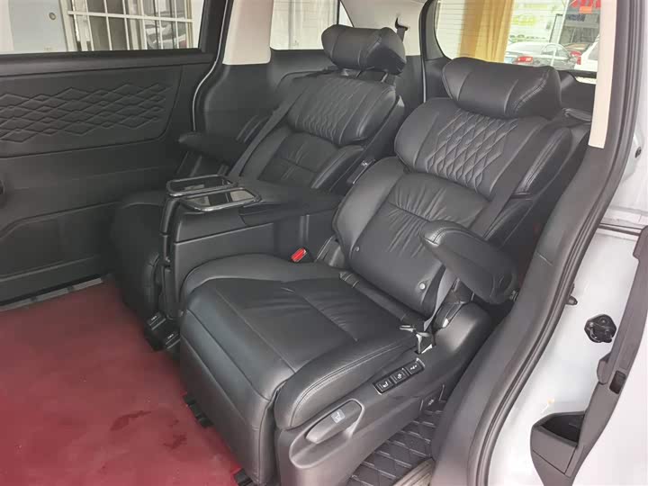 Фото 10 - Honda Elysion