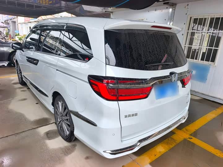 Фото 8 - Honda Elysion