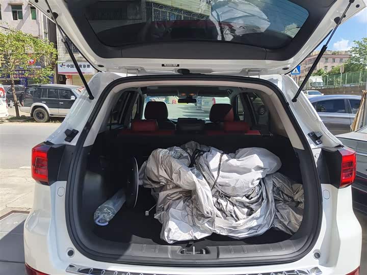 Фото 19 - Changan CS75