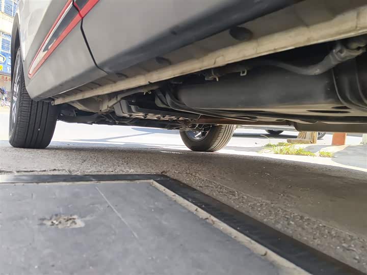 Фото 22 - Changan CS75