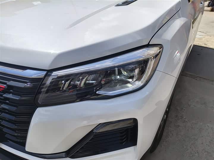 Фото 24 - Changan CS75