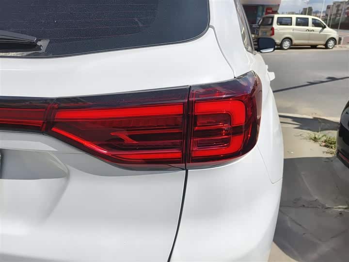 Фото 8 - Changan CS75