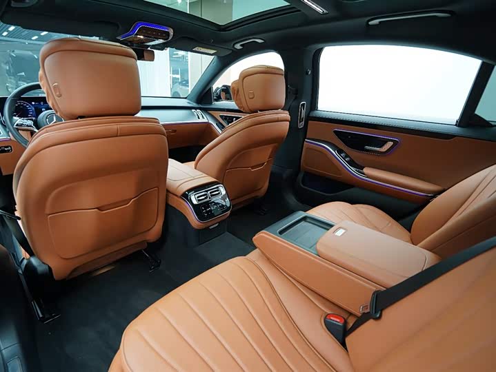 Фото 14 - Mercedes-Benz S-Class