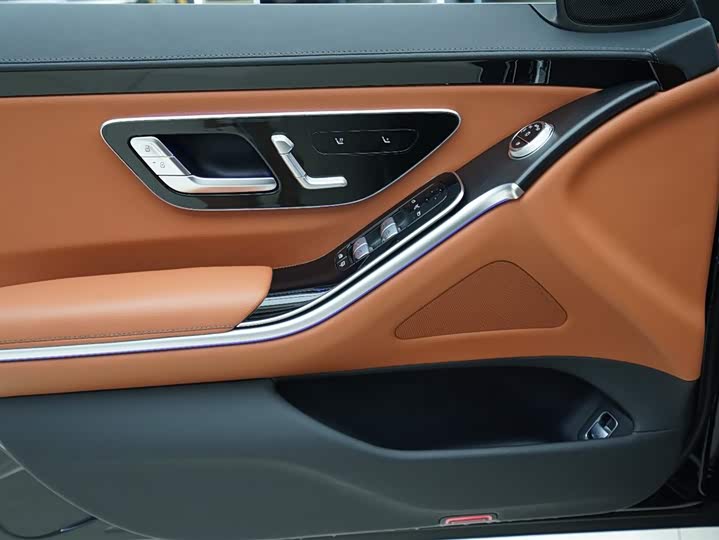 Фото 5 - Mercedes-Benz S-Class