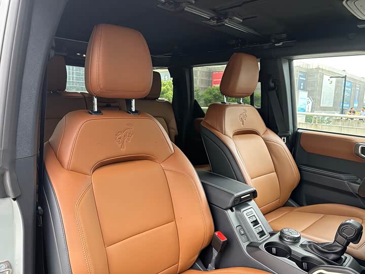 Фото 15 - Ford Bronco