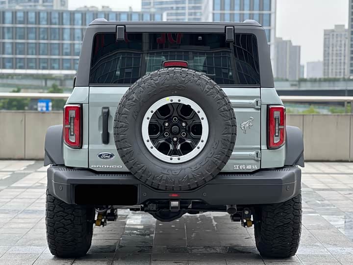 Фото 6 - Ford Bronco