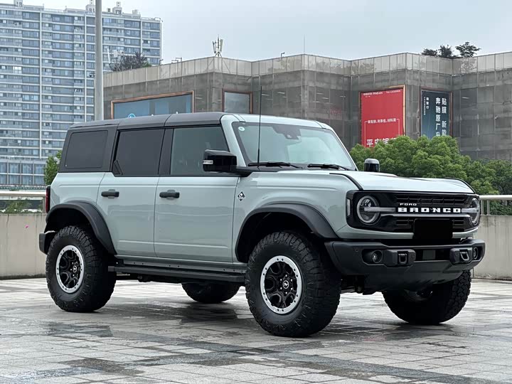 Фото 8 - Ford Bronco