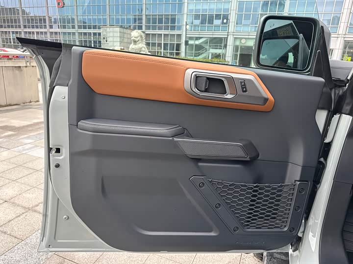 Фото 9 - Ford Bronco