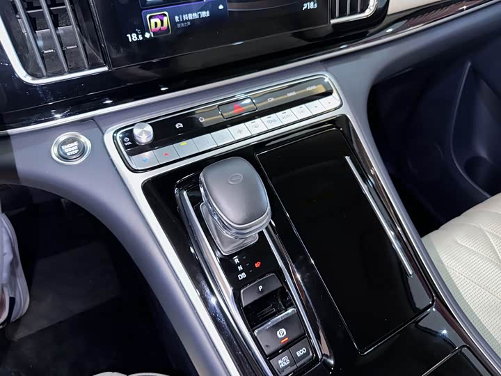 Фото 11 - GAC Trumpchi M8