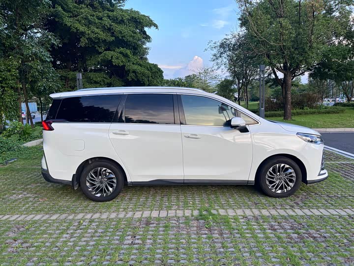 Фото 7 - Maxus G50