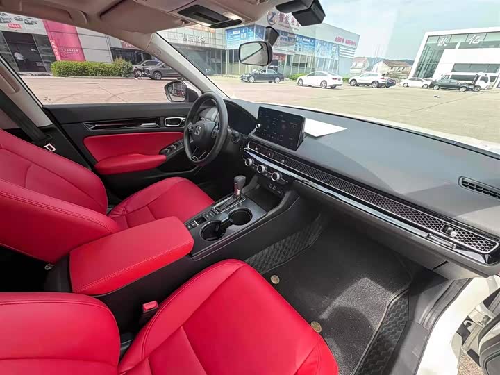 Фото 8 - Honda Civic