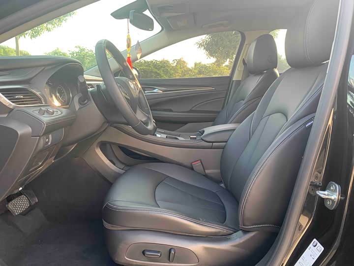 Фото 7 - Buick LaCrosse