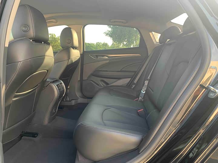 Фото 8 - Buick LaCrosse