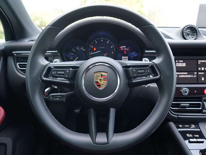 Фото 12 - Porsche Macan