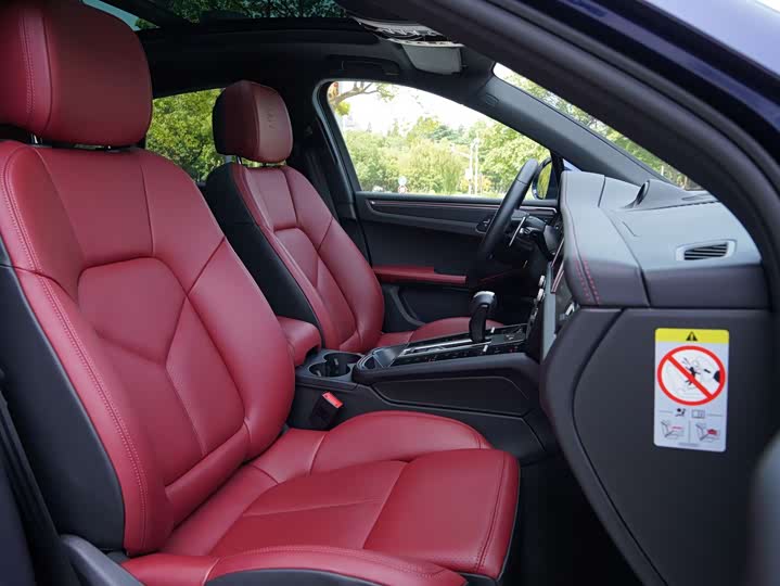 Фото 14 - Porsche Macan