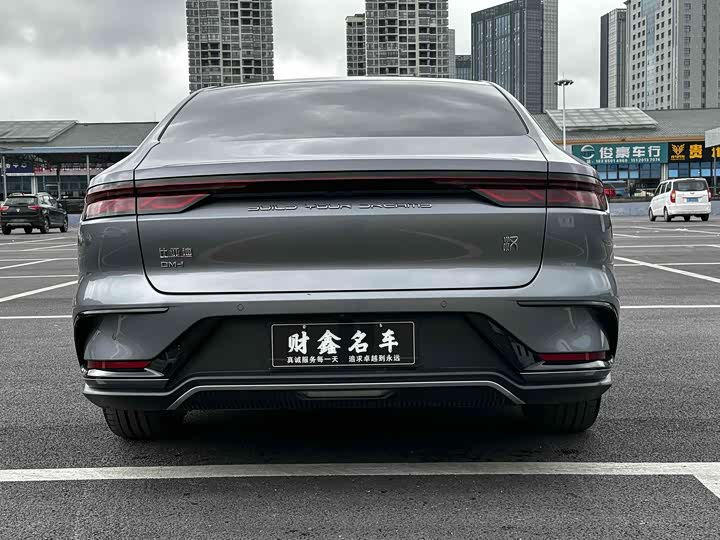 Фото 19 - BYD Han