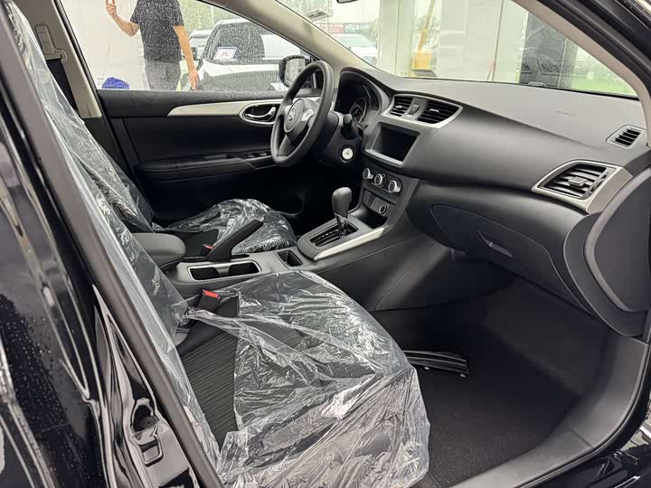 Фото 10 - Nissan Sylphy